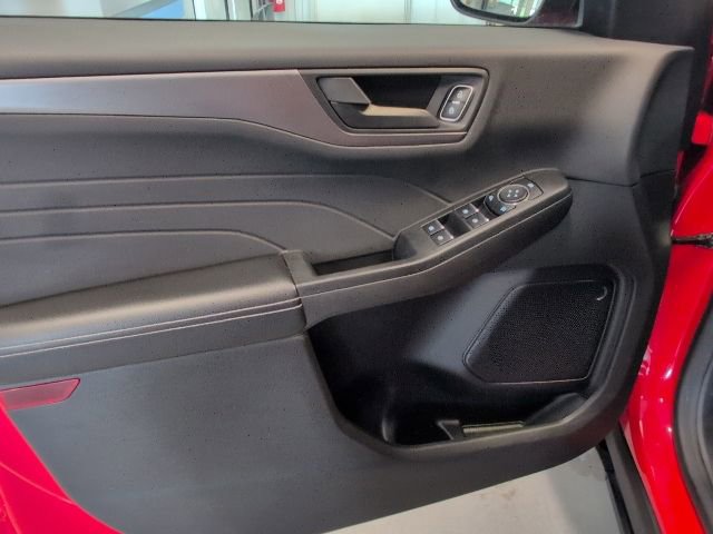 Certified 2024 Ford Escape Active AWD/4WD image 13