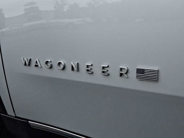 Used 2024 Jeep Wagoneer Series III AWD/4WD image 29