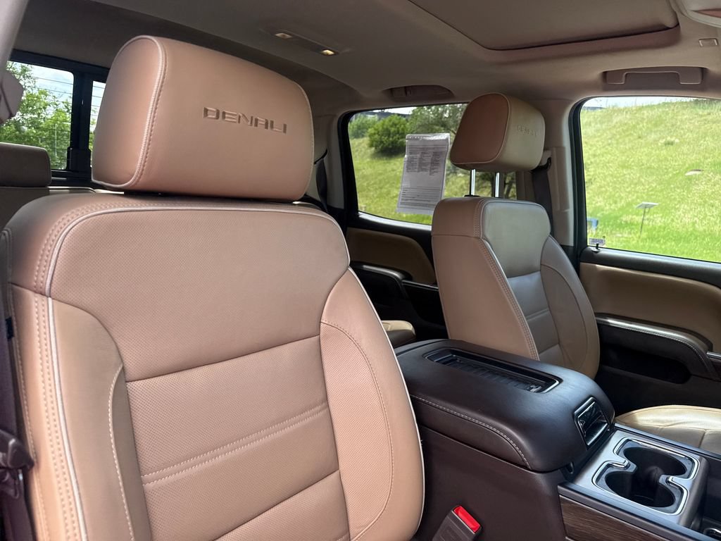 Used 2019 GMC Sierra 2500 Denali w/ Duramax Plus Package AWD/4WD image 29