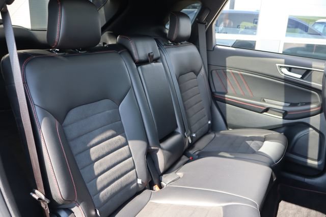 Certified 2024 Ford Edge ST-Line AWD/4WD image 33