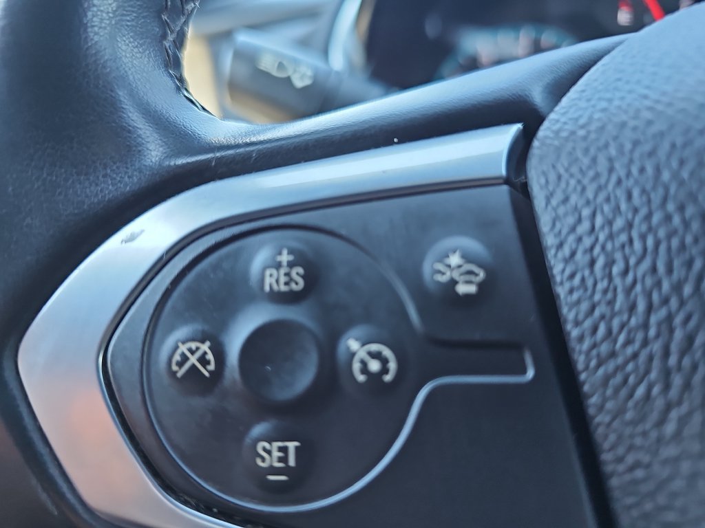 Used 2023 Chevrolet Traverse LT FWD image 16