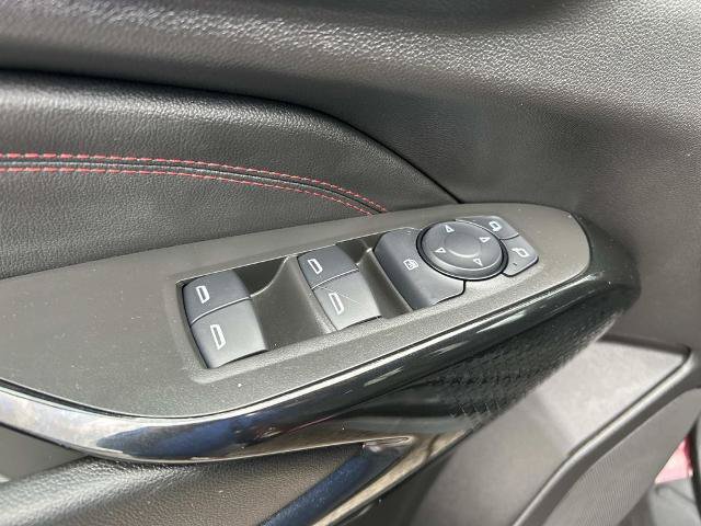 Used 2025 Chevrolet Trax RS w/ Driver Confidence Package FWD image 25