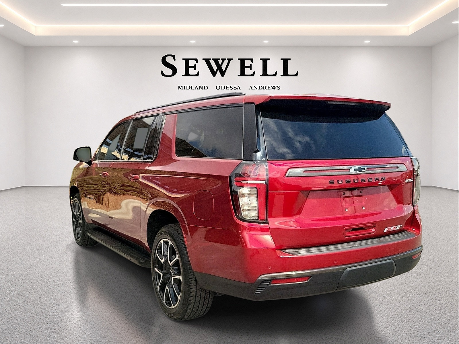Used 2022 Chevrolet Suburban RST w/ Luxury Package AWD/4WD image 3