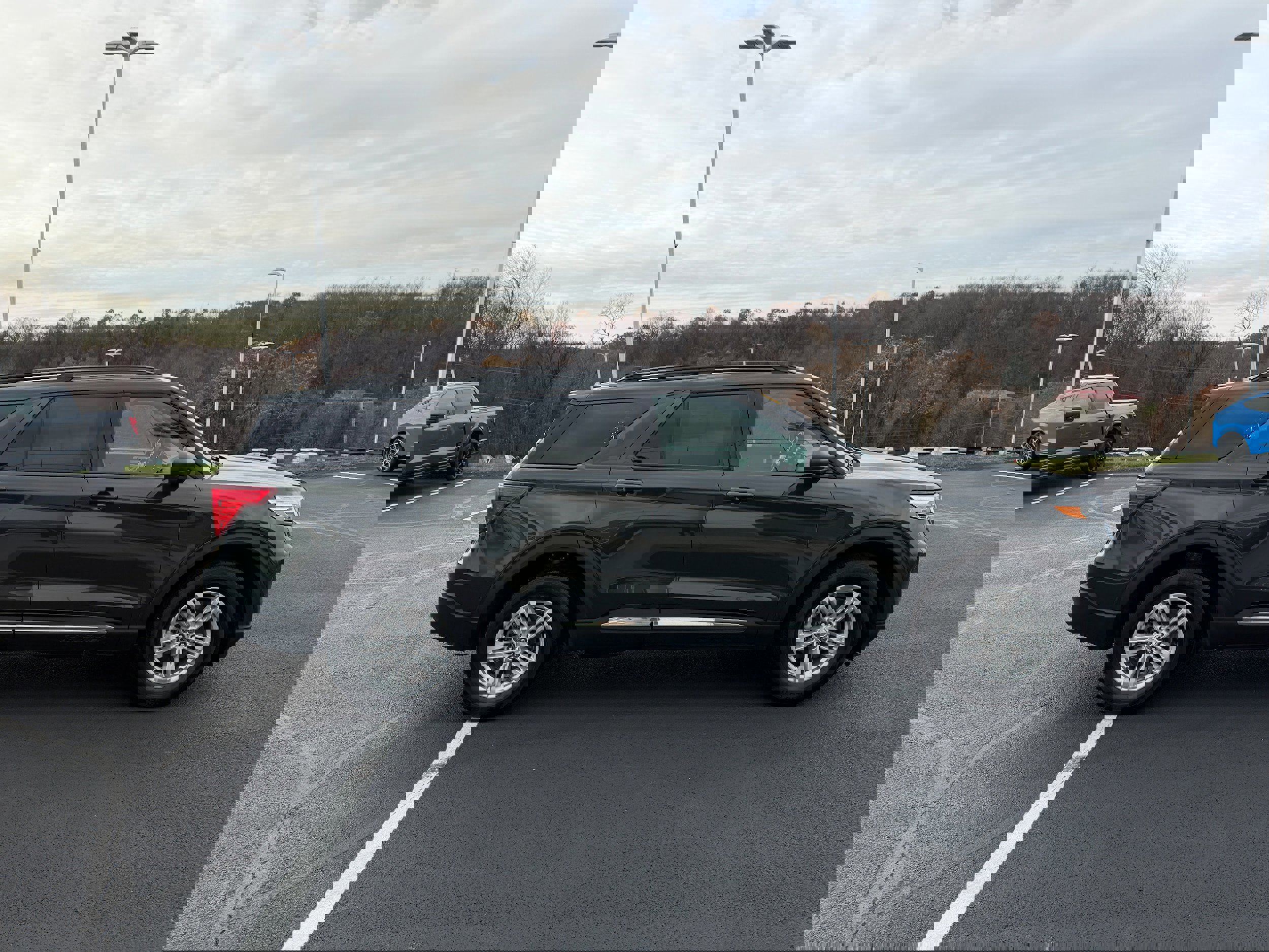 Certified 2023 Ford Explorer XLT image 2