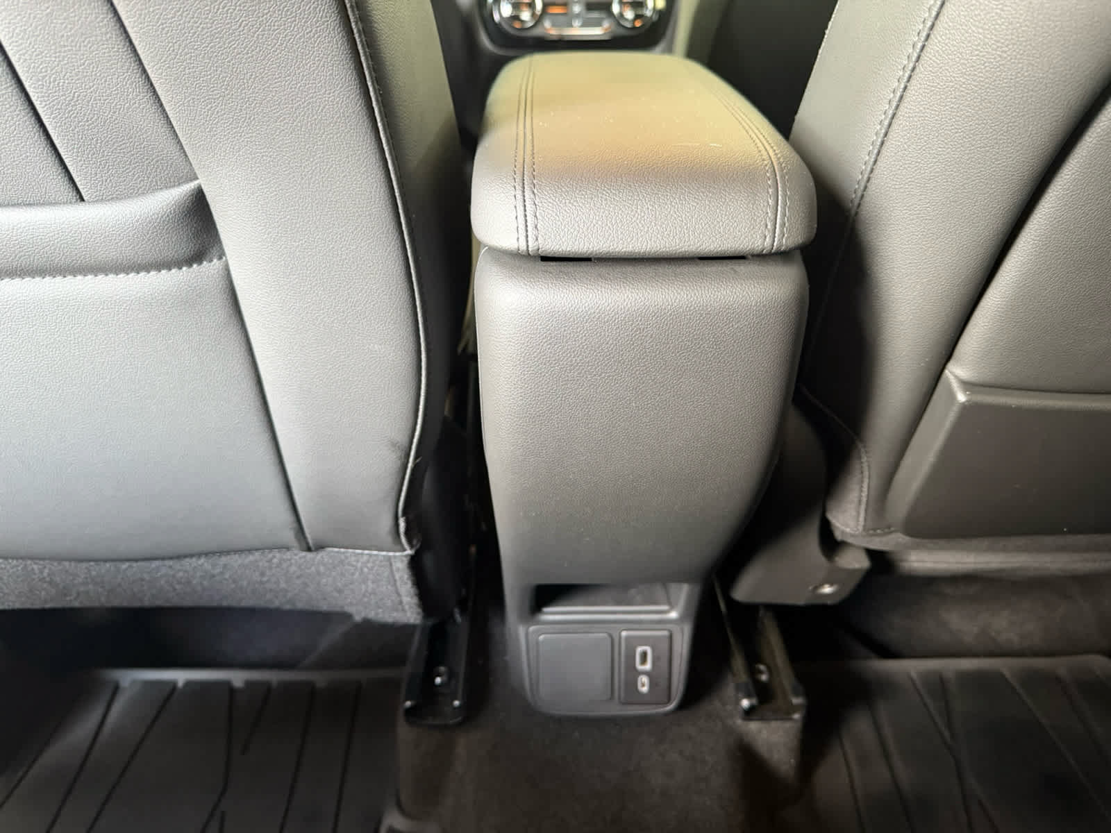 Used 2023 Buick Encore GX Select w/ Sport Touring Package AWD/4WD image 11