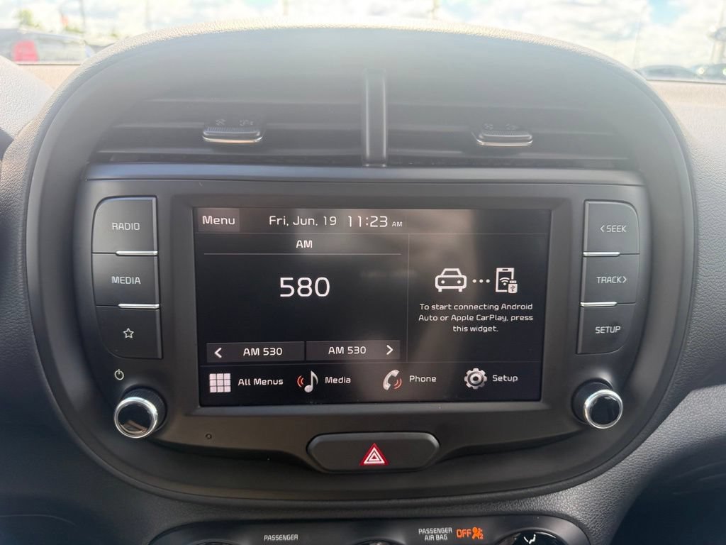 Used 2025 Kia Soul LX w/ LX Technology Package FWD image 22