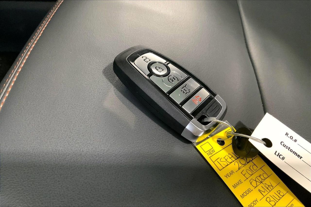 Certified 2025 Ford Expedition Max Active RWD image 19