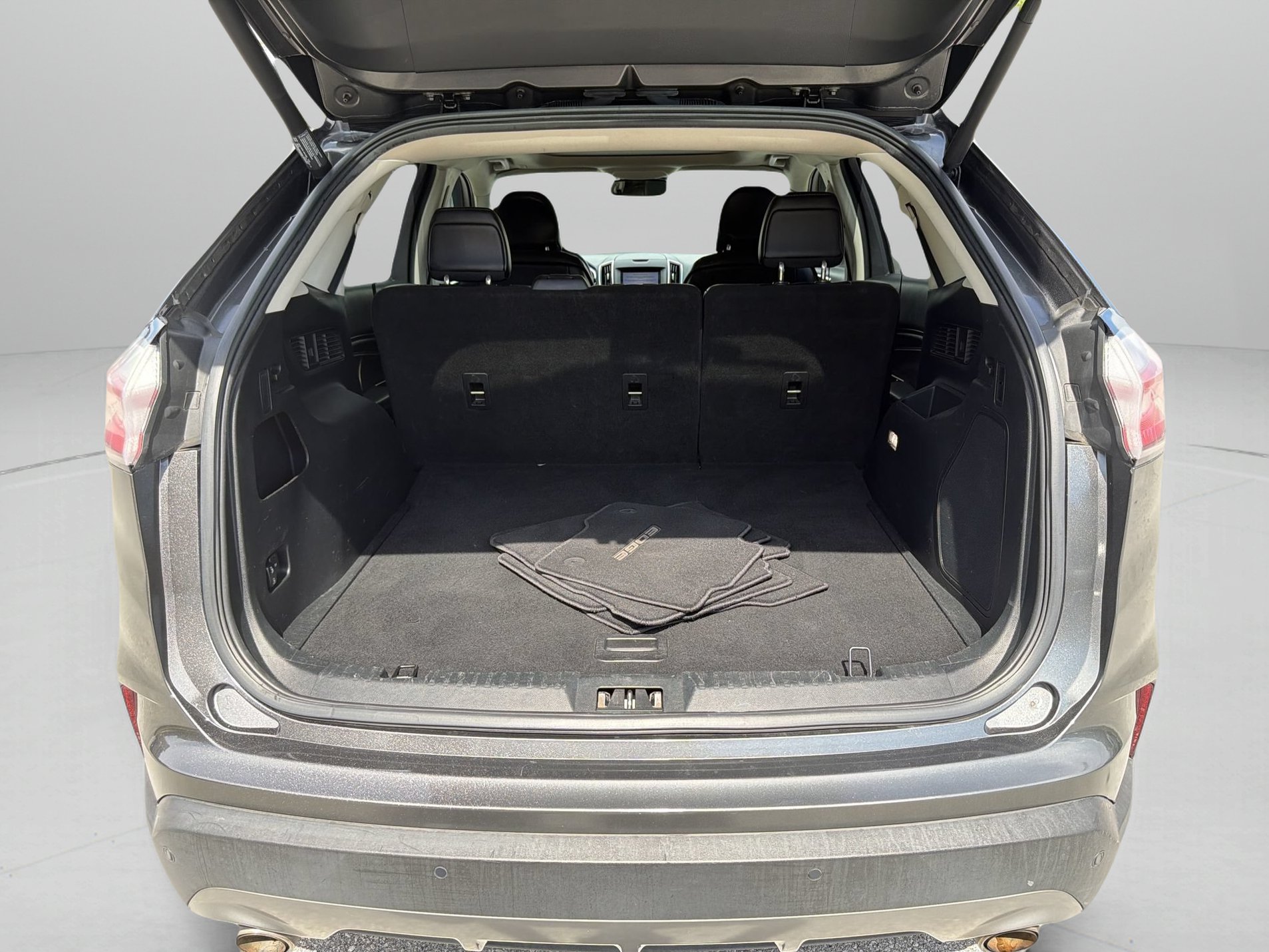 Certified 2019 Ford Edge Titanium w/ Equipment Group 301A FWD image 44