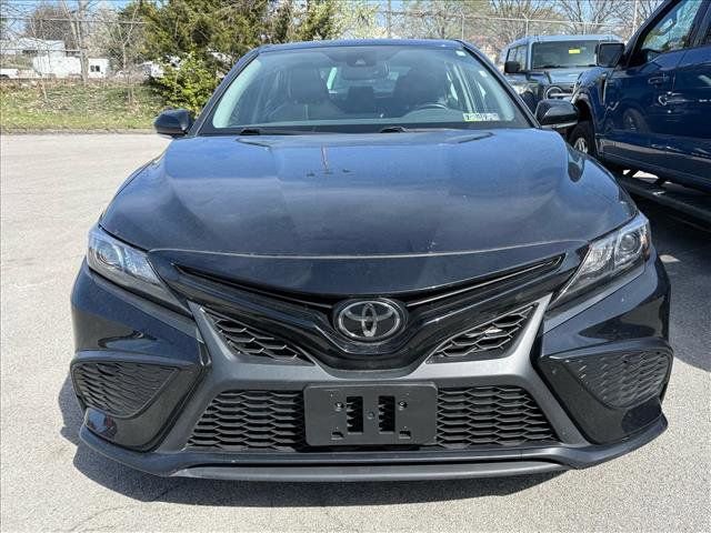 Used 2024 Toyota Camry SE w/ Cold Weather Package image 3