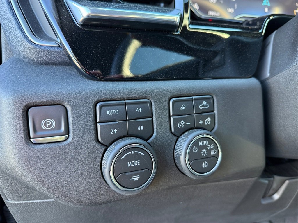 Used 2024 Chevrolet Silverado 2500 High Country image 18