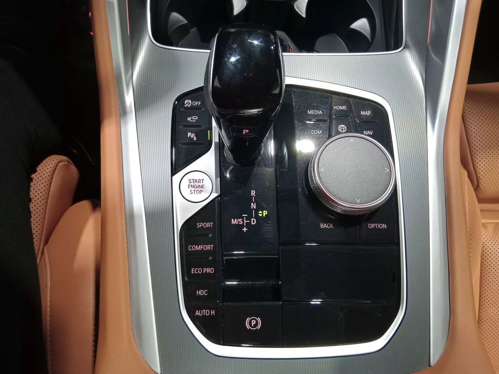 Used 2023 BMW X6 xDrive40i w/ M Sport Package image 25