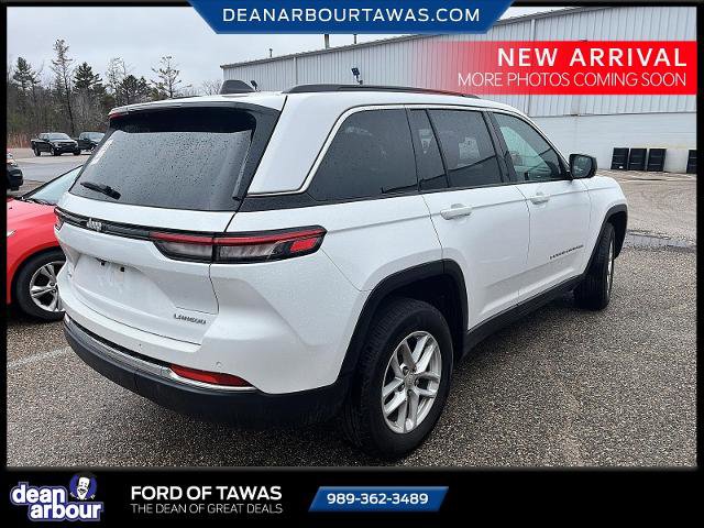Used 2024 Jeep Grand Cherokee Laredo X w/ Luxury Tech Group I AWD/4WD image 3
