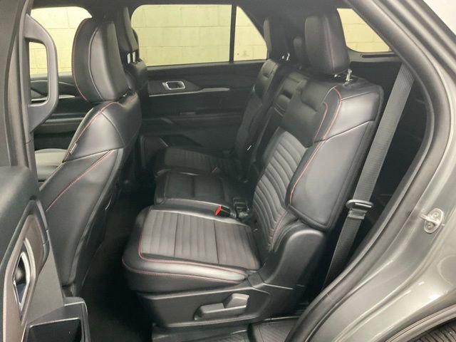 Certified 2025 Ford Explorer ST-Line w/ ST-Line Street Pack image 16