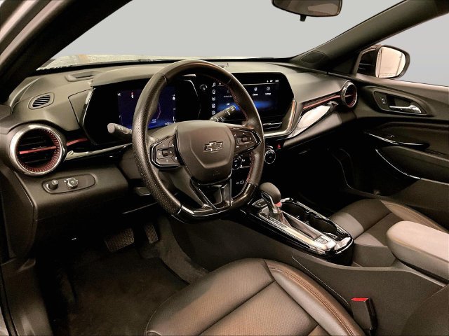 Used 2024 Chevrolet Trax RS w/ Driver Confidence Package FWD image 12