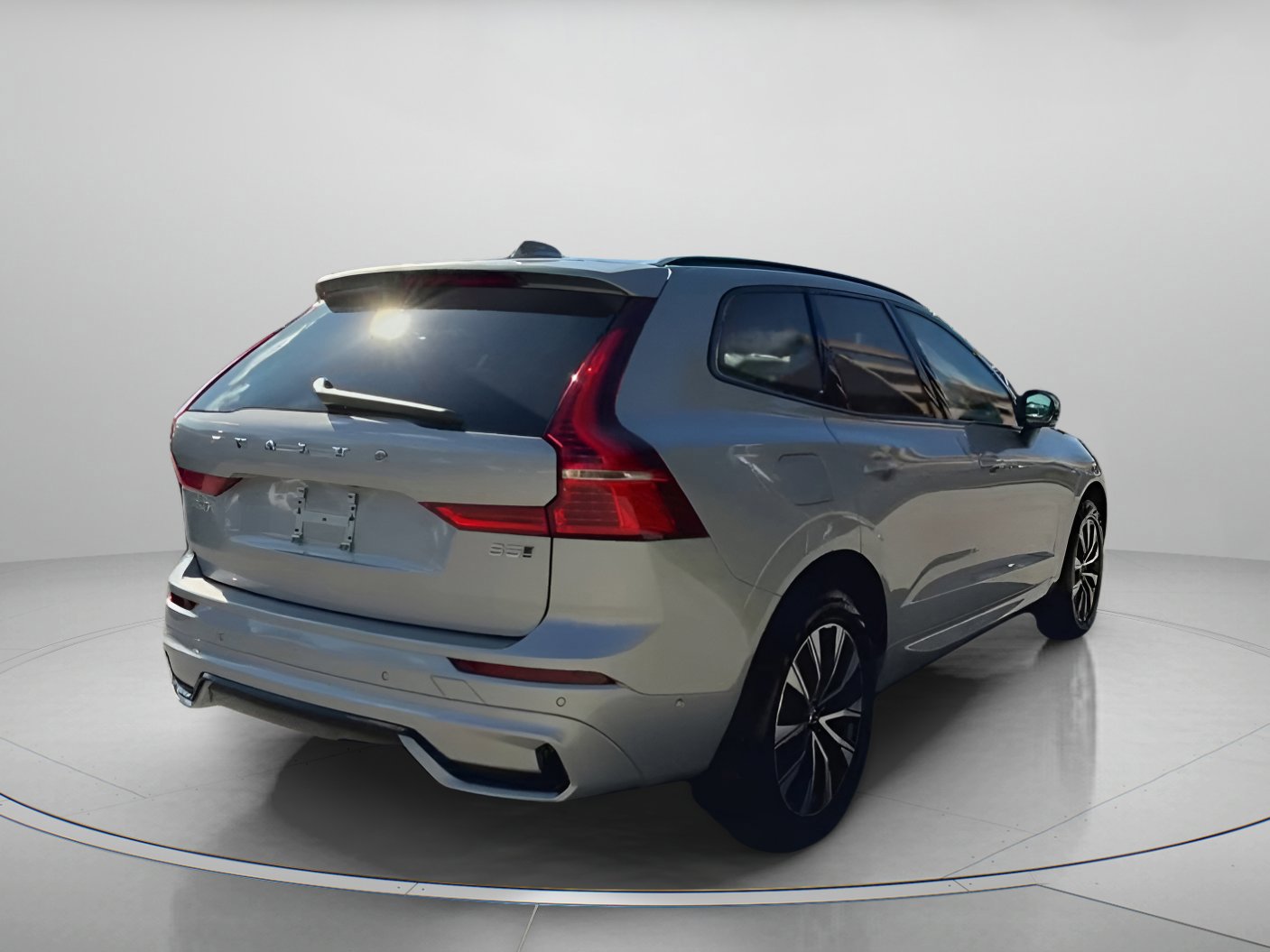 Used 2025 Volvo XC60 B5 Plus image 20