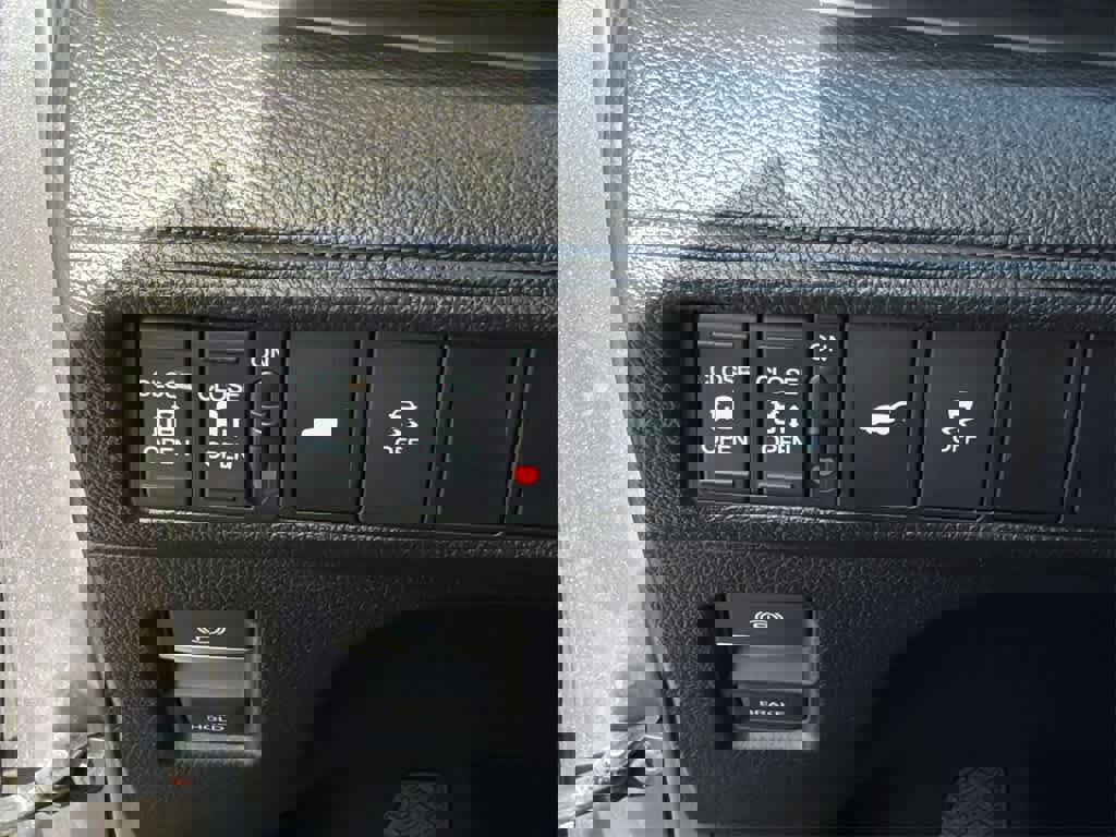 Used 2025 Honda Odyssey EX-L image 31