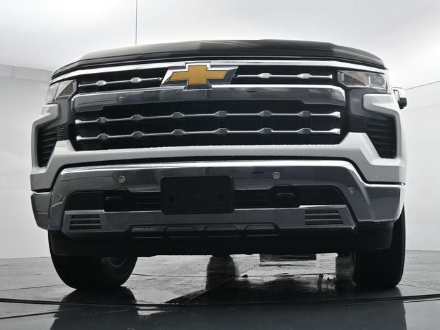Used 2024 Chevrolet Silverado 1500 LTZ w/ LTZ Convenience Package II AWD/4WD image 32