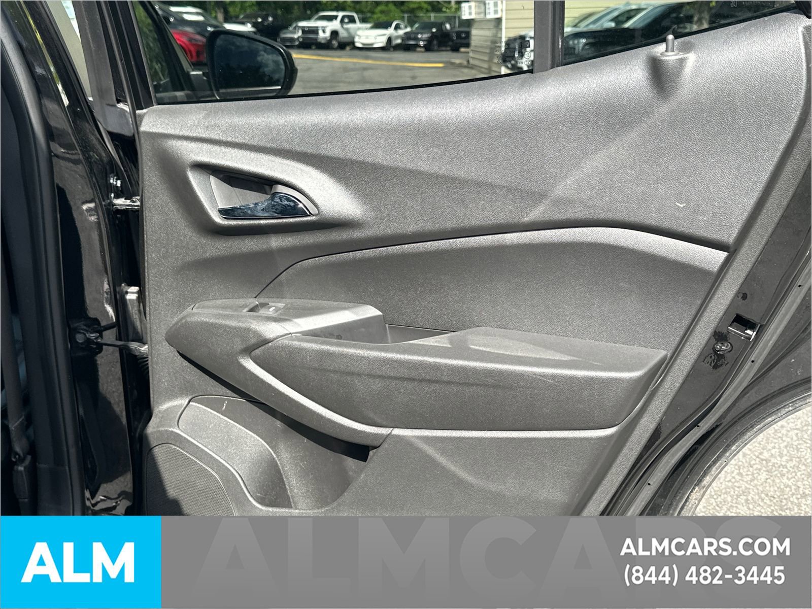 Used 2024 Chevrolet Trax RS FWD image 18