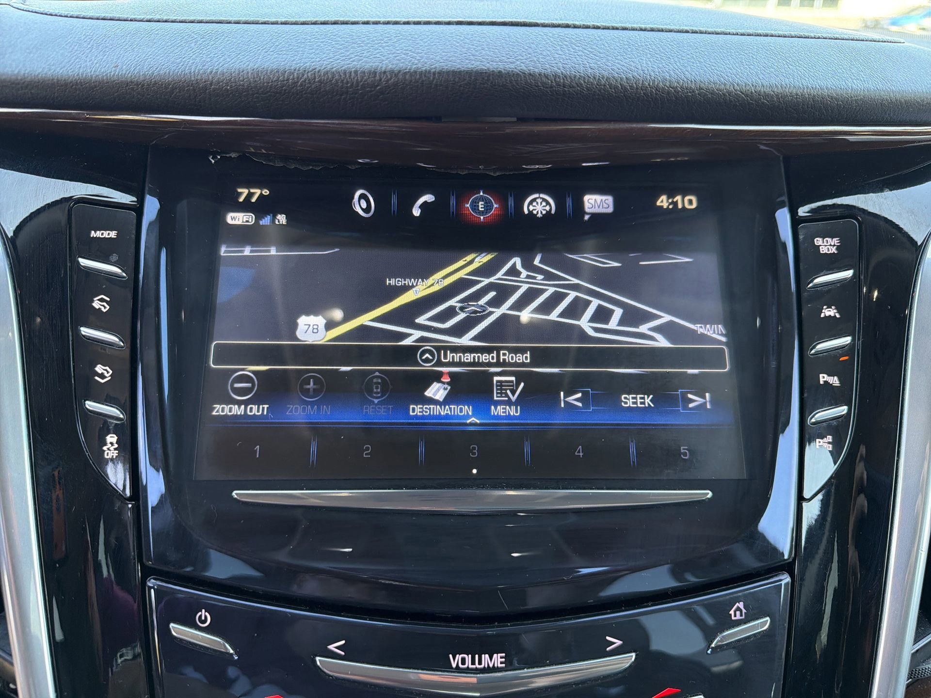 Used 2020 Cadillac Escalade Luxury w/ Escalade Sport Edition AWD/4WD image 14