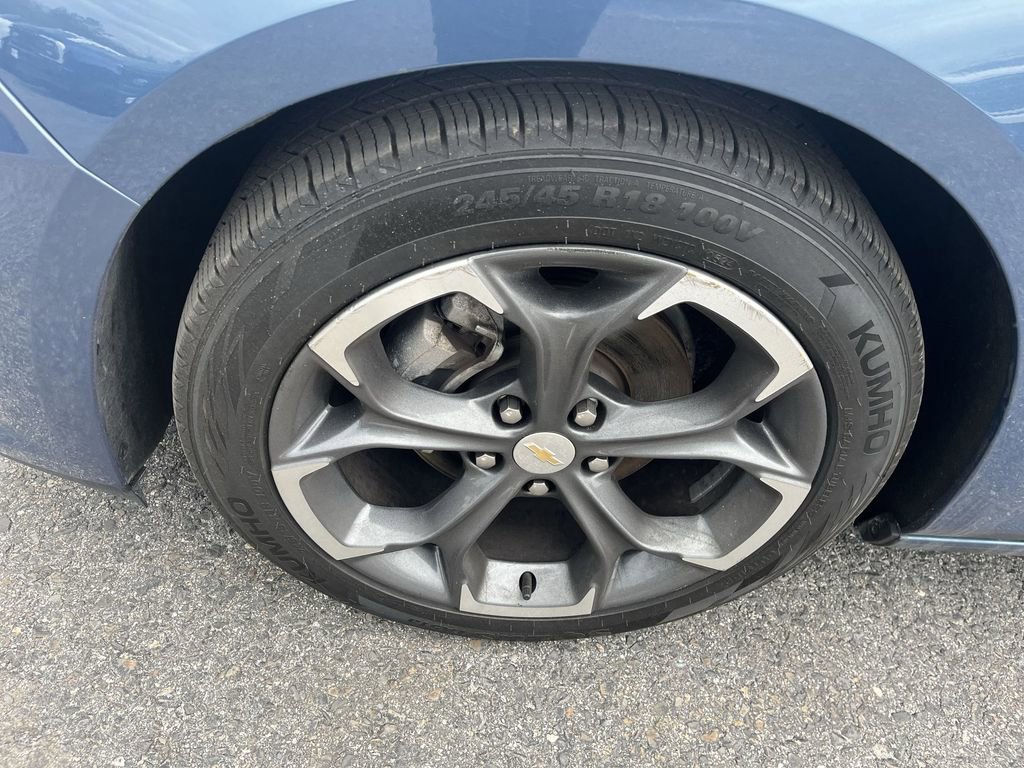 Used 2024 Chevrolet Malibu LT FWD image 2