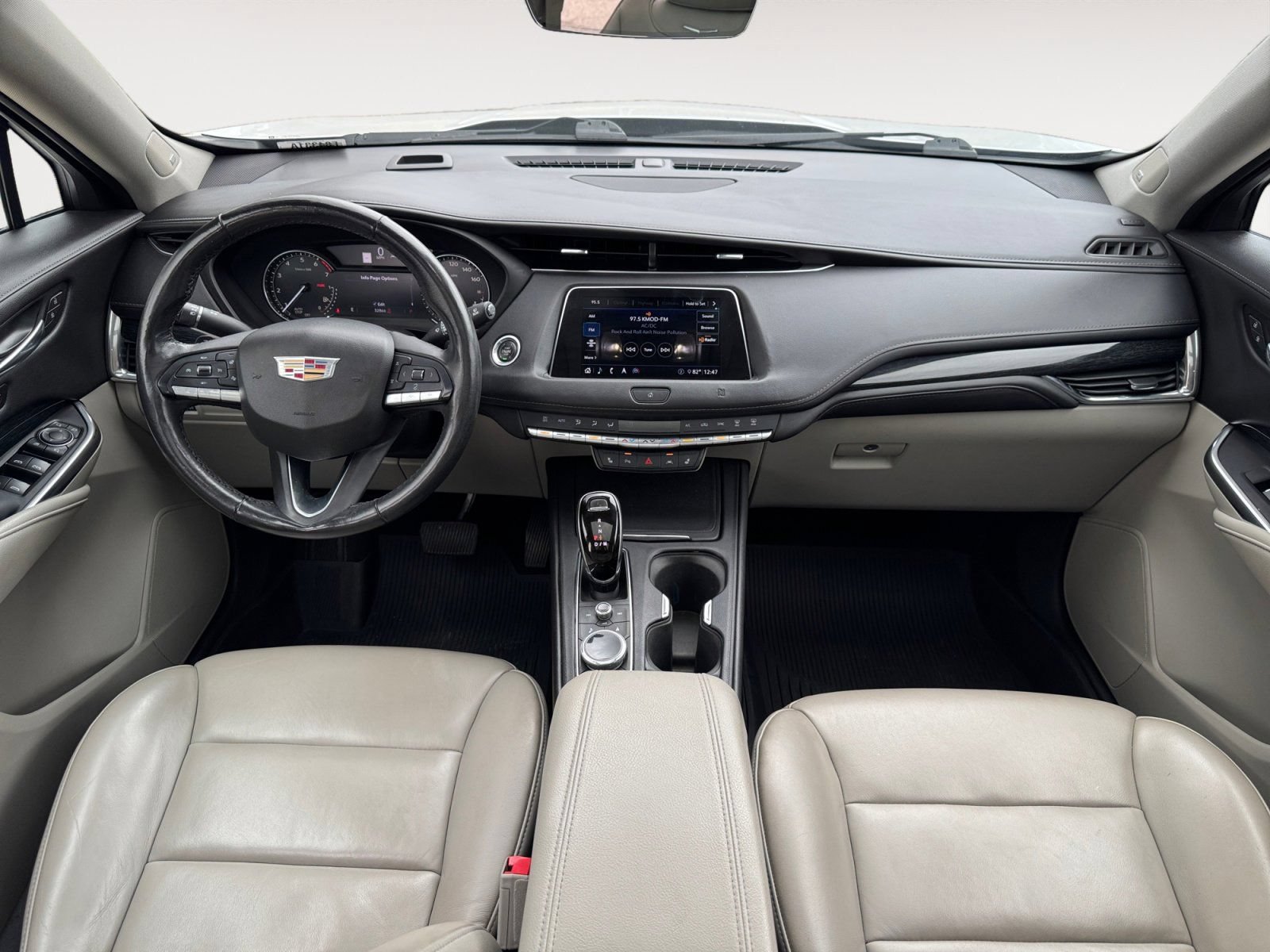 Used 2020 Cadillac XT4 Premium Luxury w/ LPO, Radiant Package FWD image 10
