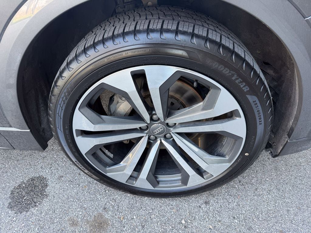 Used 2019 Audi Q8 Prestige w/ Towing Package AWD/4WD image 56