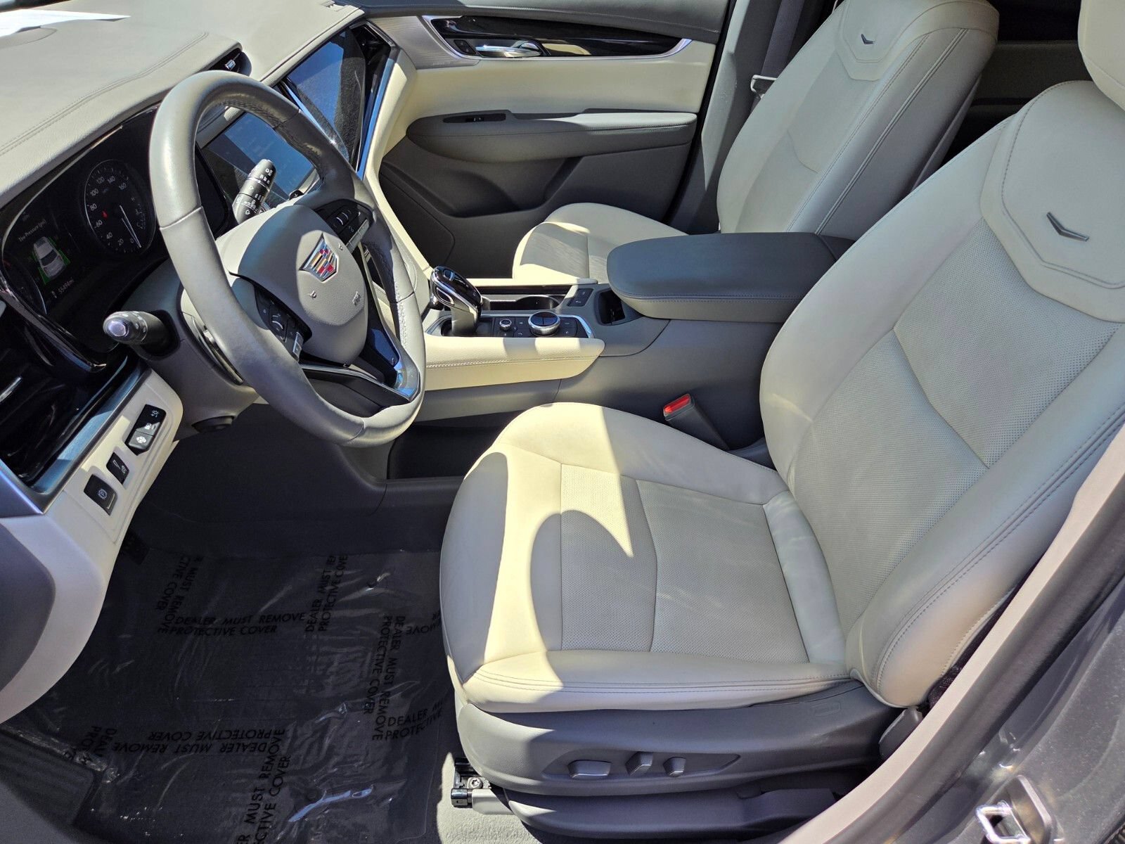 Used 2023 Cadillac XT6 Premium Luxury w/ Technology Package FWD image 10