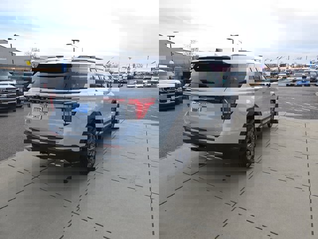 Certified 2025 Ford Explorer Active w/ Active Comfort Package image 5