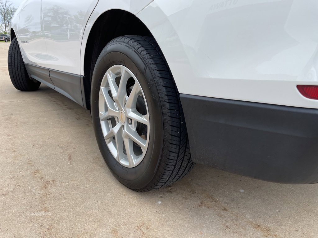 Used 2024 Chevrolet Equinox LT AWD/4WD image 17