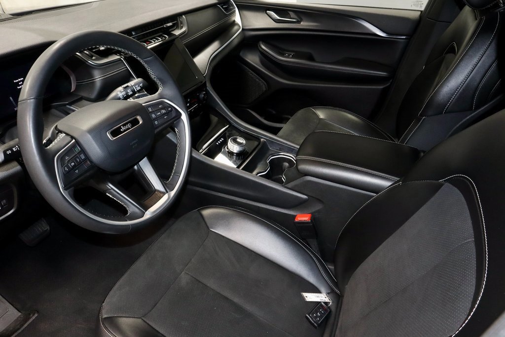 Used 2024 Jeep Grand Cherokee Altitude image 20