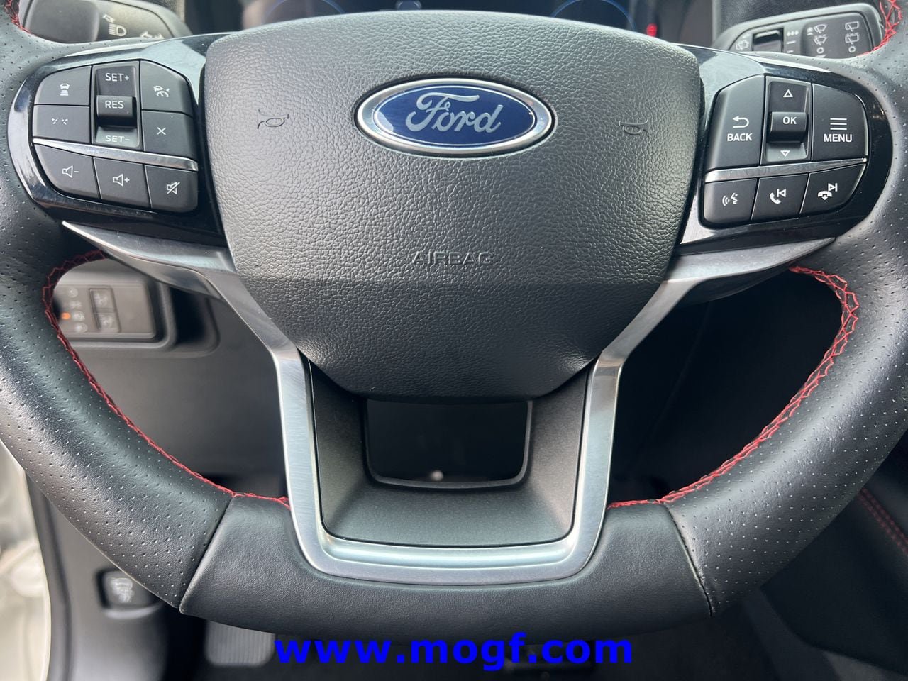 Certified 2025 Ford Explorer ST-Line AWD/4WD image 12