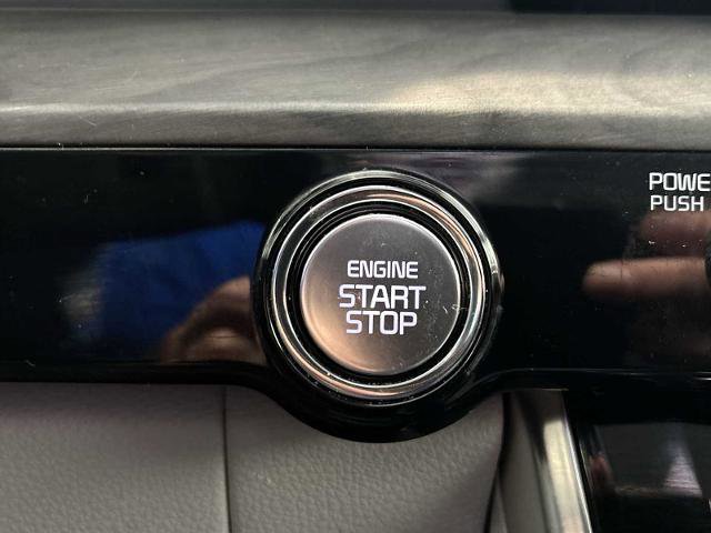 Used 2024 Kia Carnival EX image 16