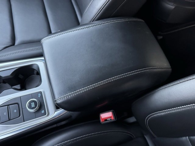 Certified 2022 Ford Explorer XLT w/ Equipment Group 202A image 24