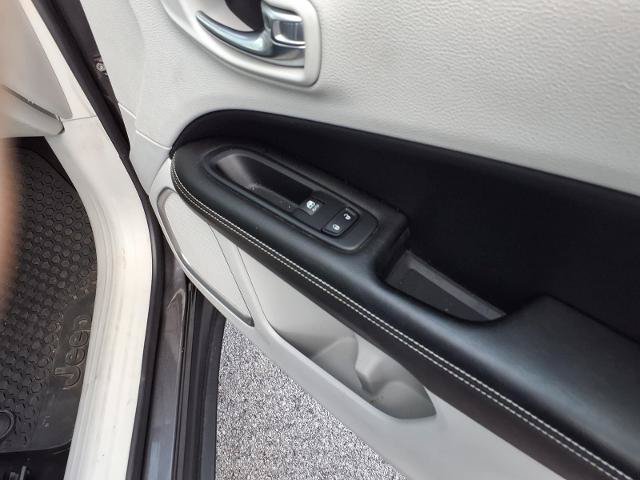 Used 2021 Jeep Compass Latitude w/ Convenience Group FWD image 24
