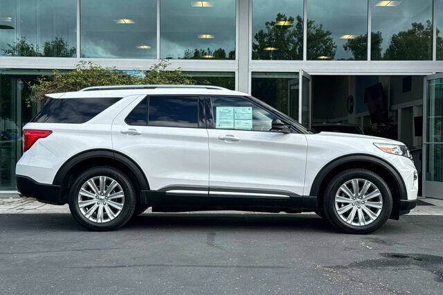 Certified 2021 Ford Explorer Limited w/ Equipment Group 301A AWD/4WD image 3