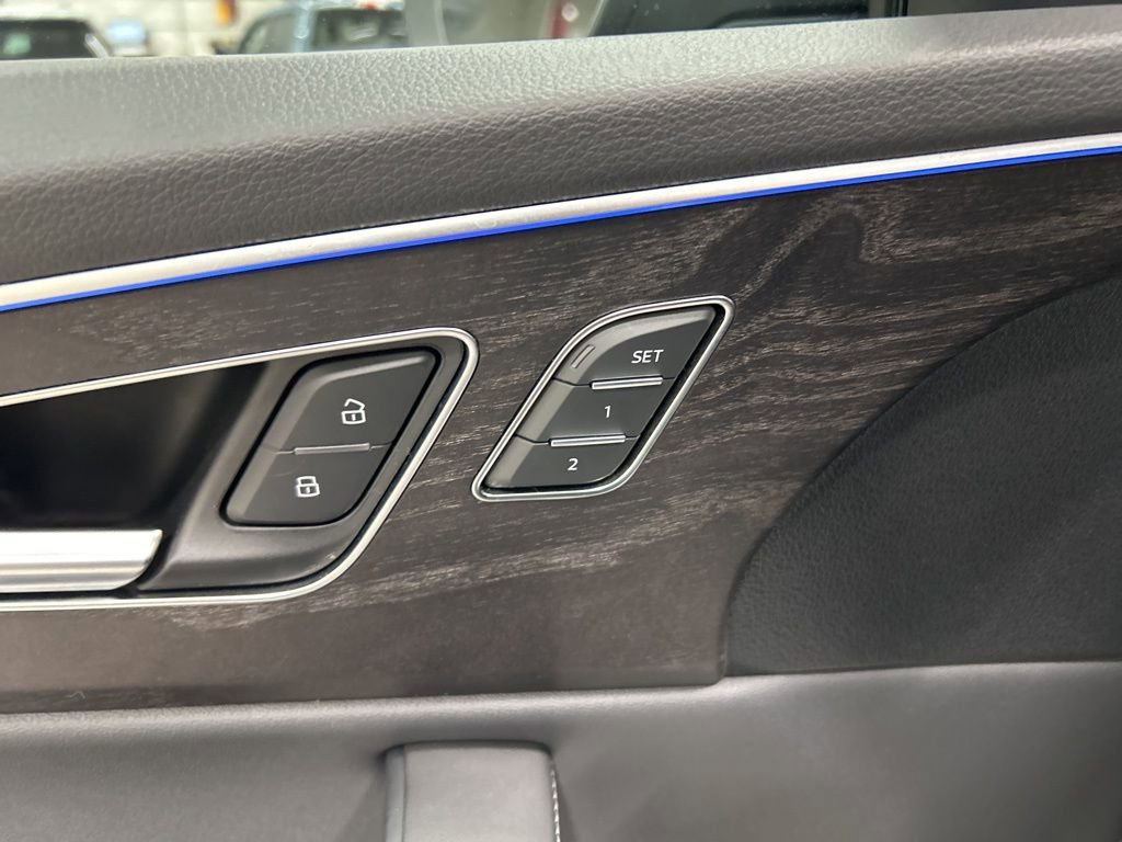 Used 2023 Audi Q8 Premium Plus AWD/4WD image 16
