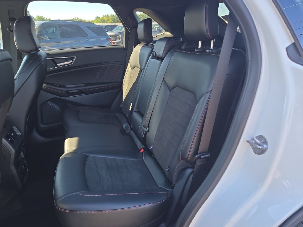 Certified 2024 Ford Edge ST-Line AWD/4WD image 4