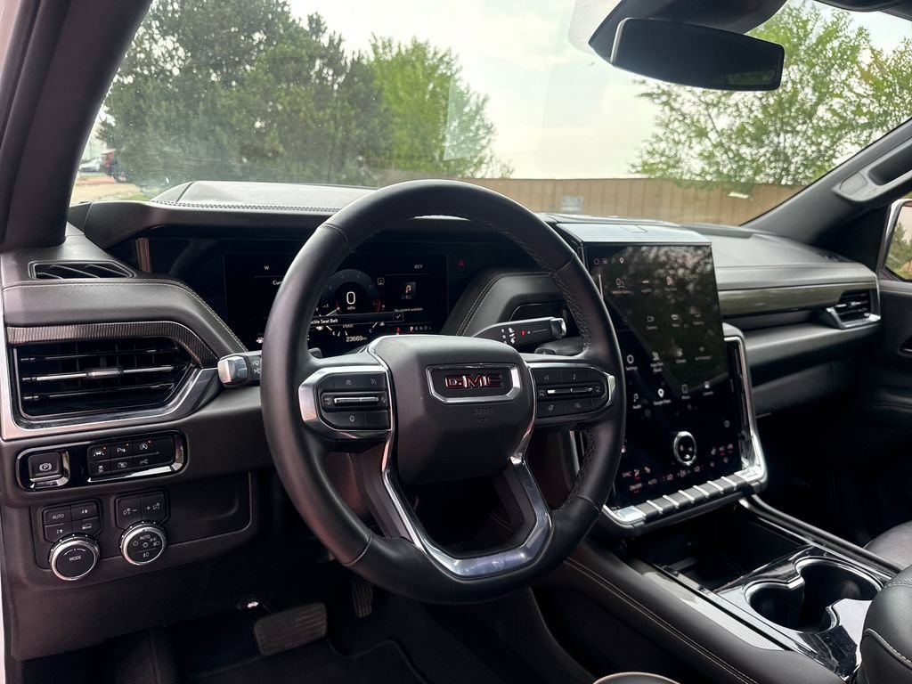 Used 2025 GMC Yukon XL Elevation AWD/4WD image 15