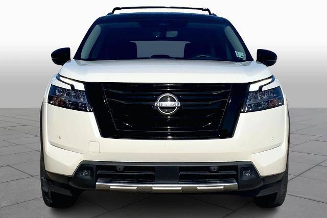 Used 2023 Nissan Pathfinder SL w/ Lighting Package (N92) image 6