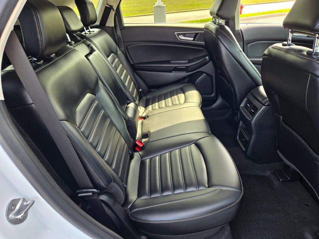 Certified 2024 Ford Edge SEL image 12