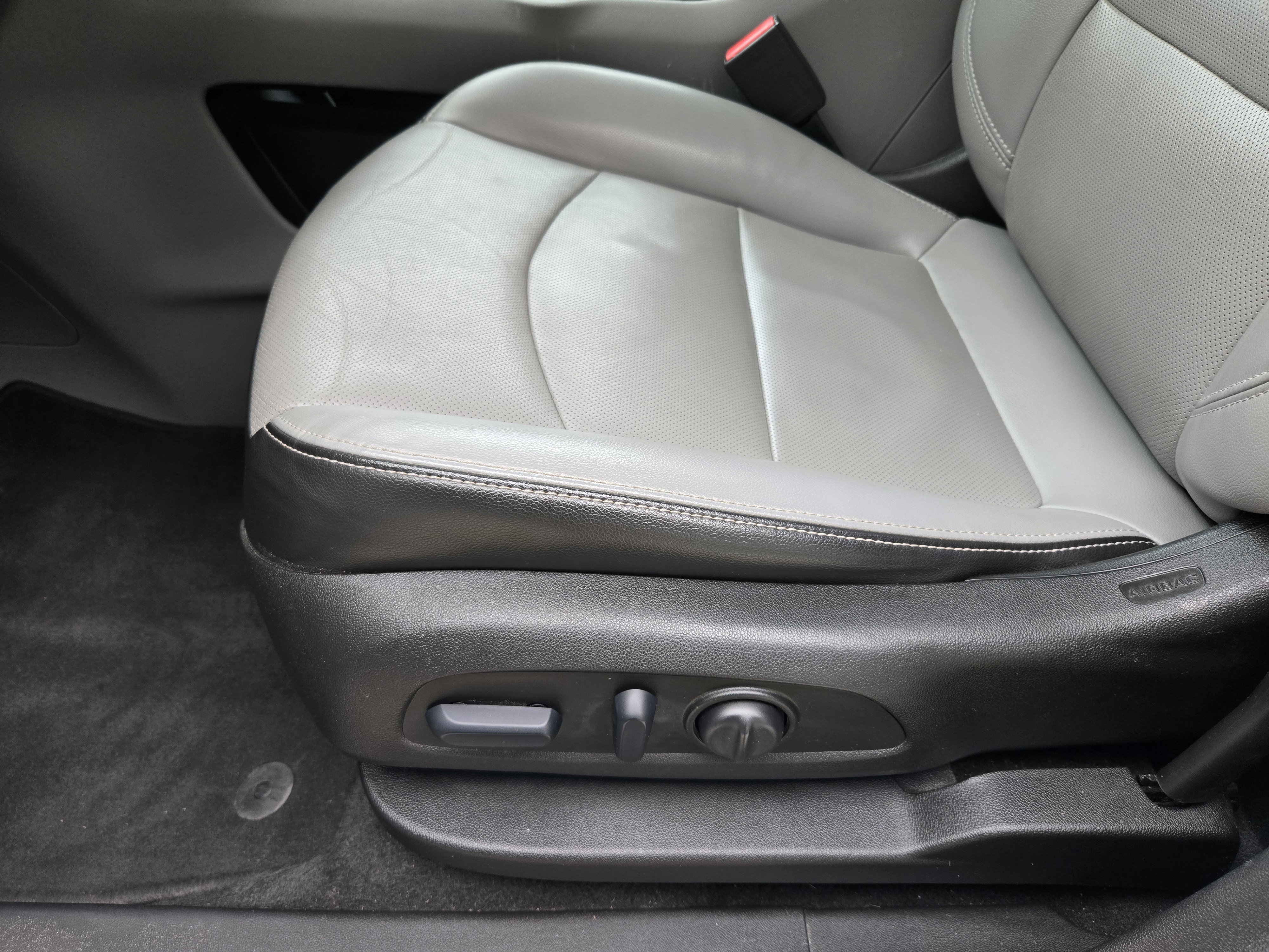 Used 2022 GMC Terrain SLT image 18