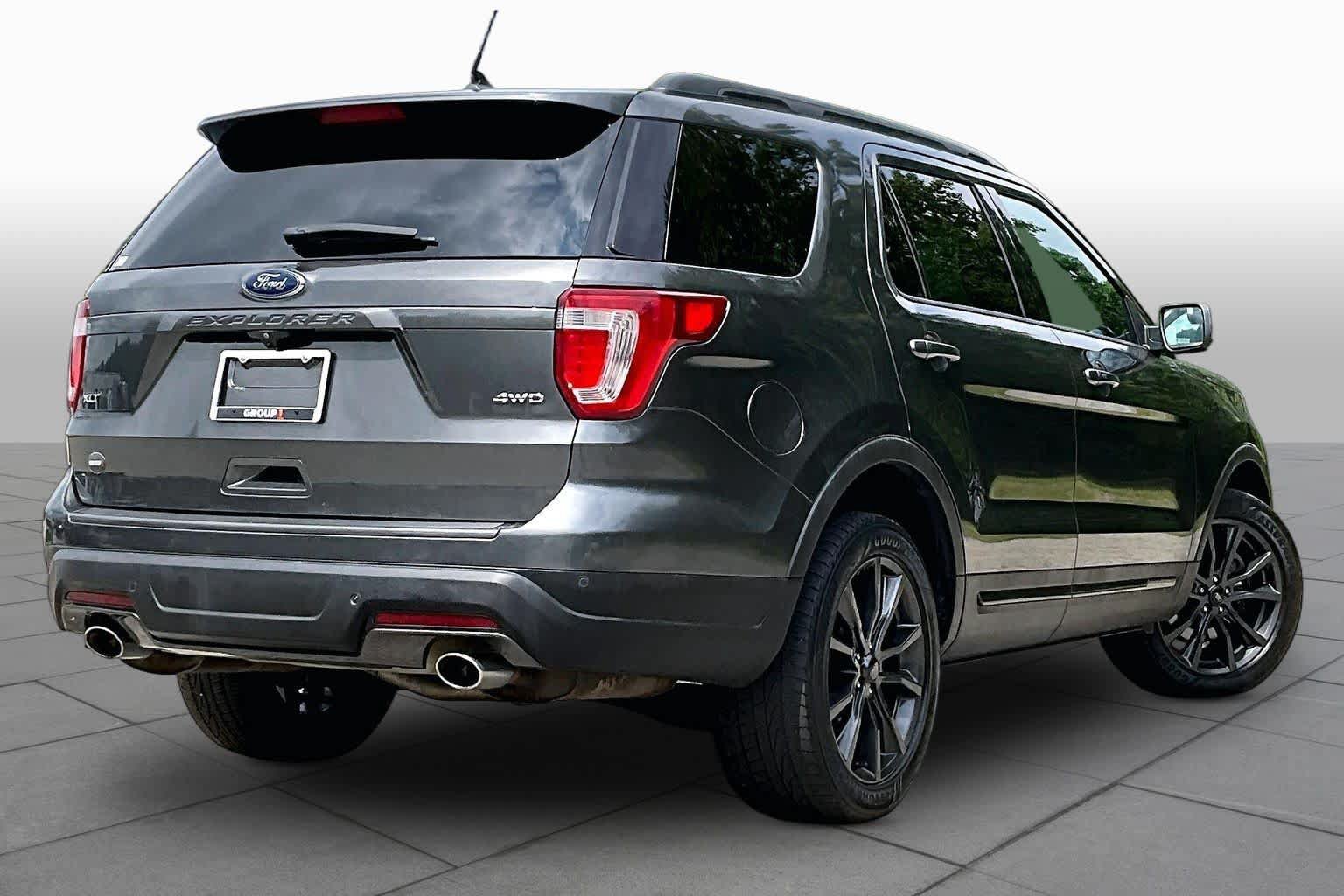 Certified 2018 Ford Explorer XLT w/ Equipment Group 202A AWD/4WD image 13