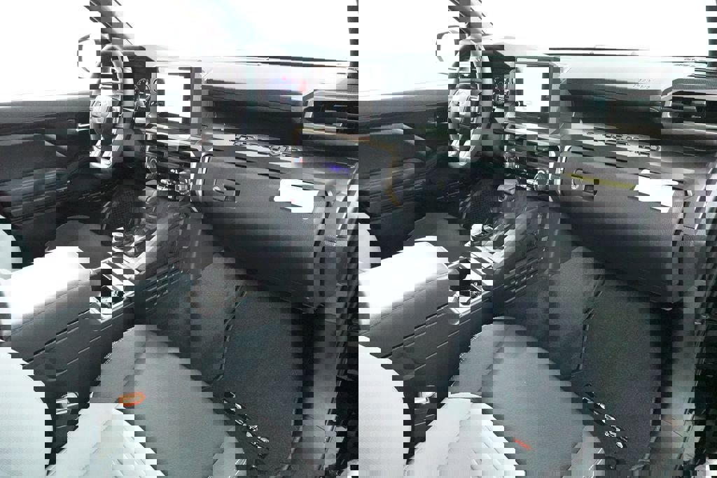 Used 2025 Toyota Tacoma TRD Sport image 30