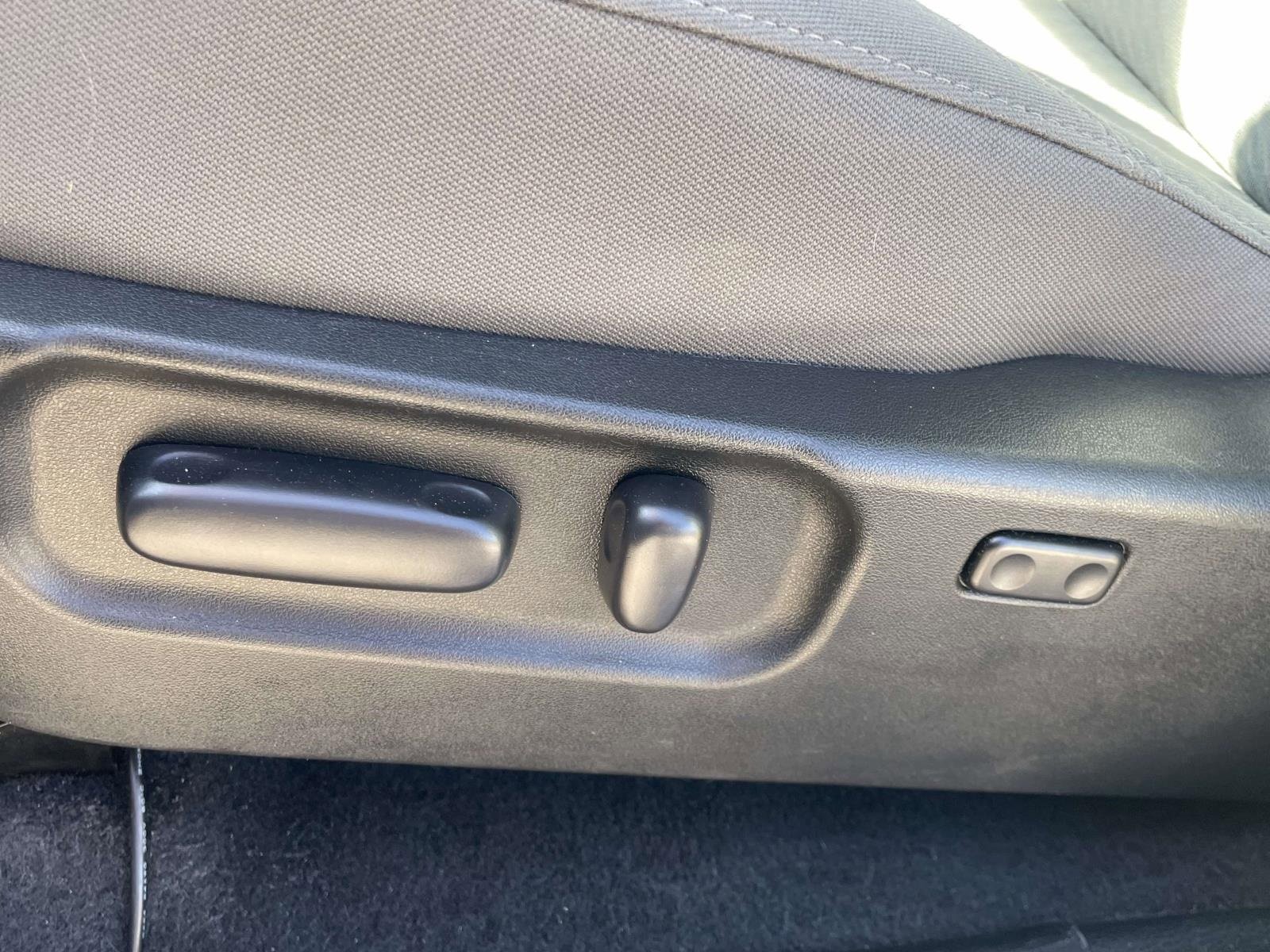 Used 2023 Toyota Tacoma SR5 w/ Technology Package image 15