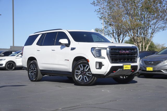 Used 2023 GMC Yukon AT4 w/ Technology Package image 2