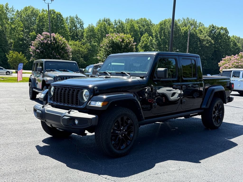 Used 2024 Jeep Gladiator Sport AWD/4WD image 8