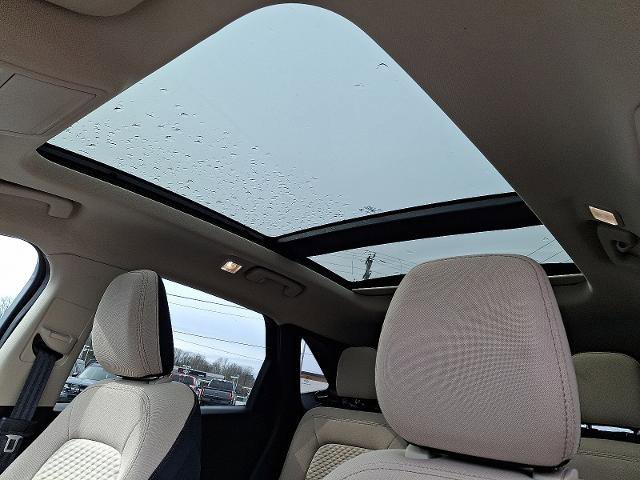 Certified 2020 Ford Escape SE image 14