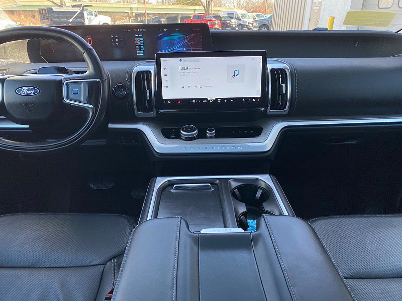 Certified 2025 Ford Expedition Max Platinum image 22