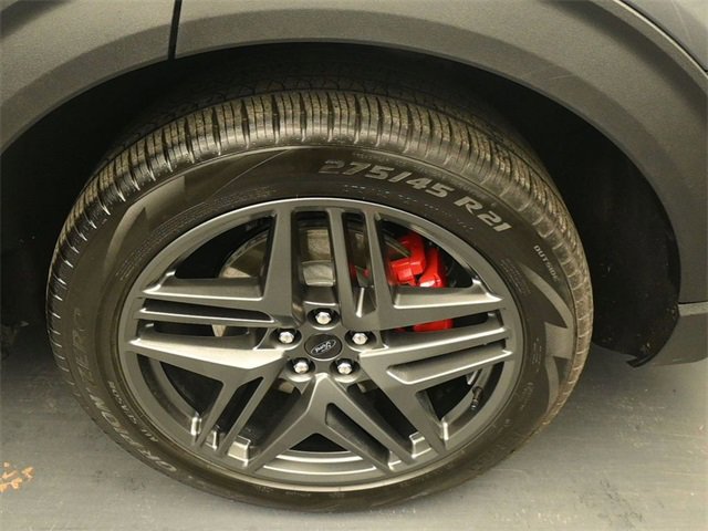 Certified 2025 Ford Explorer ST-Line w/ Premium Package image 9