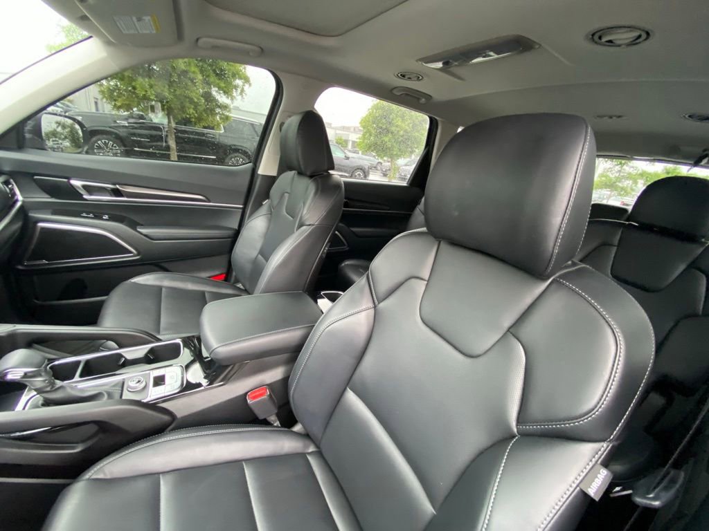 Used 2025 Kia Telluride S FWD image 22